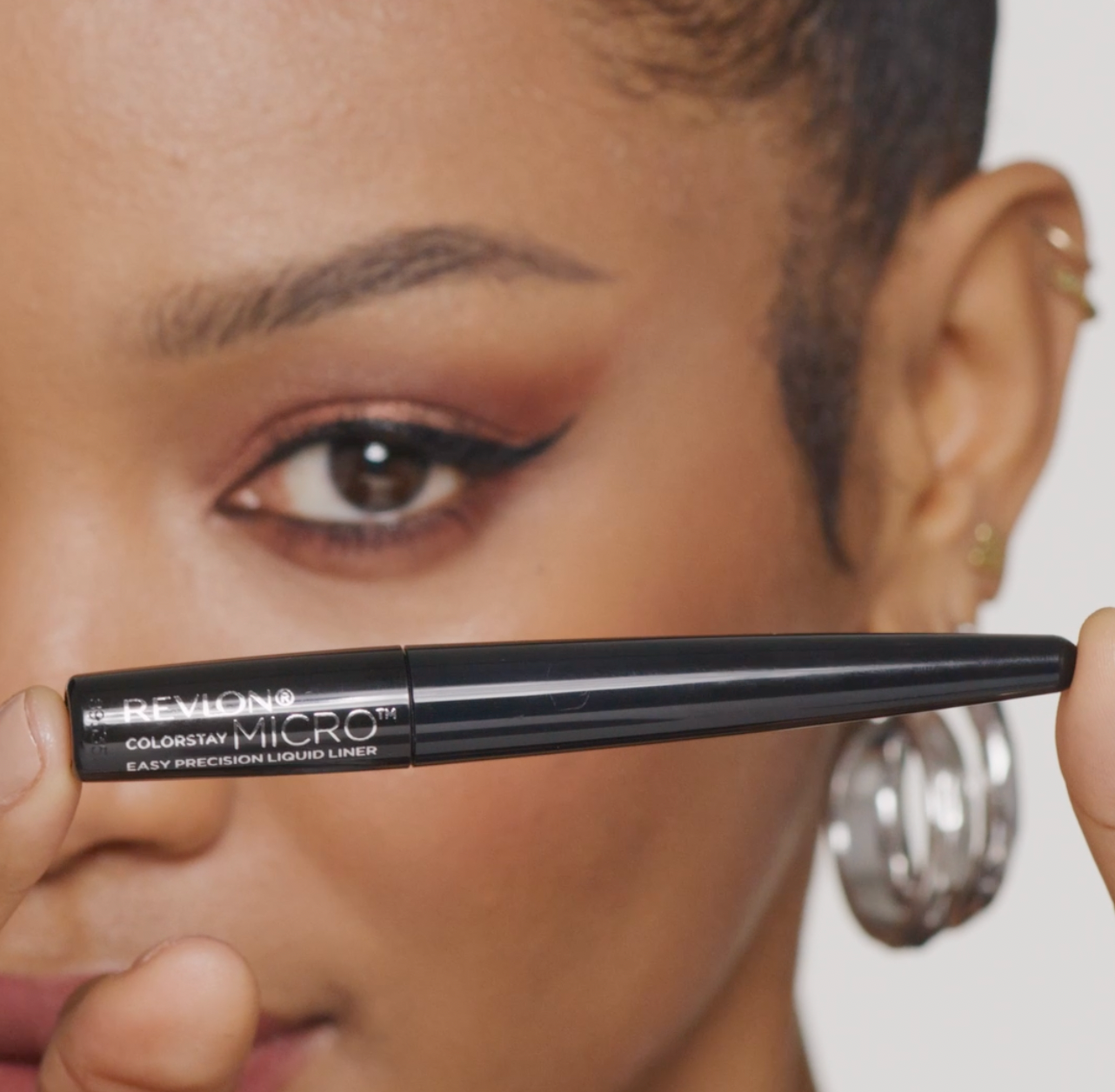 How To Micro Liner – Revlon Australia & New Zealand